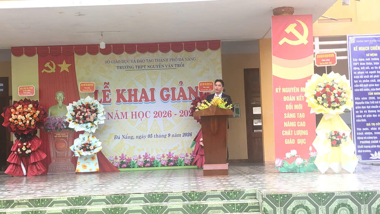 Đồng chí Bờ Ling Vinh - Bí thư chi bộ Hiệu trưởng nhà trường
