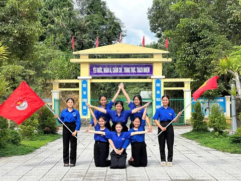 Nhảy vũ điệu tuổi trẻ viết tiếp câu chuyện hòa bình của Đoàn trường THPT Nguyễn Văn Trỗi năm 2025