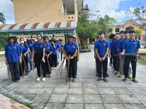 RA QUÂN NGÀY CHỦ NHẬT XANH LẦN 8- NĂM HỌC 2025 - 2026