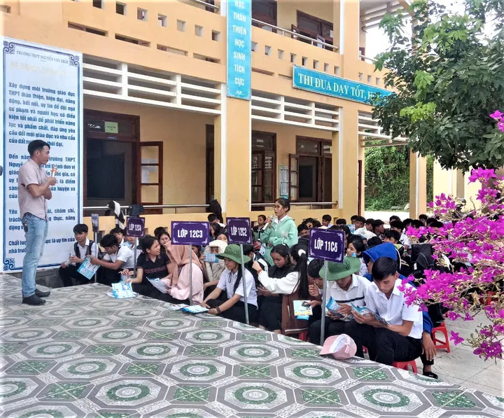 Hoạt động ngoại khóa giáo dục giới tính