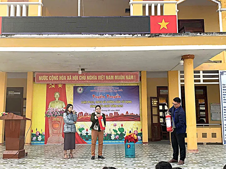 TUYÊN TRUYỀN LUẬT PHÒNG CHÁY, CHỮA CHÁY VÀ CỨU NẠN, CỨU HỘ VÀ HƯỚNG DẪN SỬ DỤNG BÌNH CHỮA CHÁY NĂM 2025