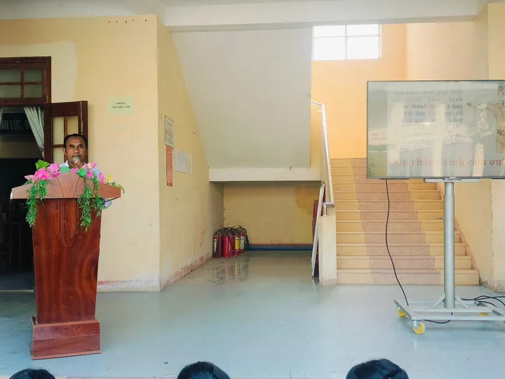 Tuyên truyền, phổ biến, giáo dục pháp luật về trật tự, an toàn giao thông và hướng dẫn lái xe an toàn cho học sinh Trường THPT Nguyễn Văn Trỗi năm 2025