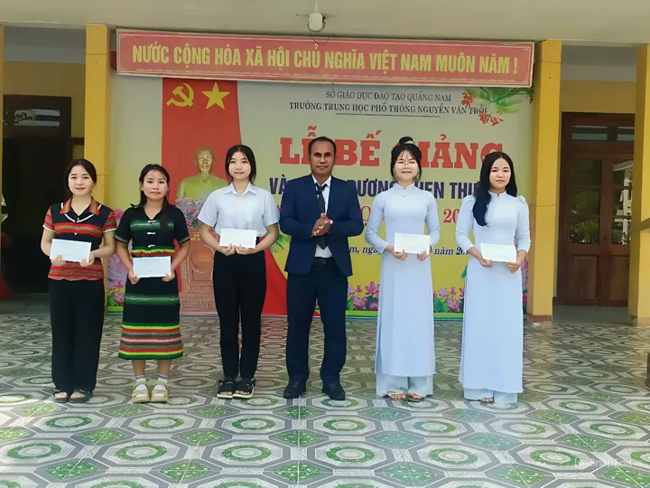 Lễ Bế giảng năm học 2024 - 2025