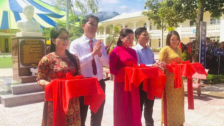  Lễ khánh thành Tượng đài Anh hùng Liệt sĩ Nguyễn Văn Trỗi