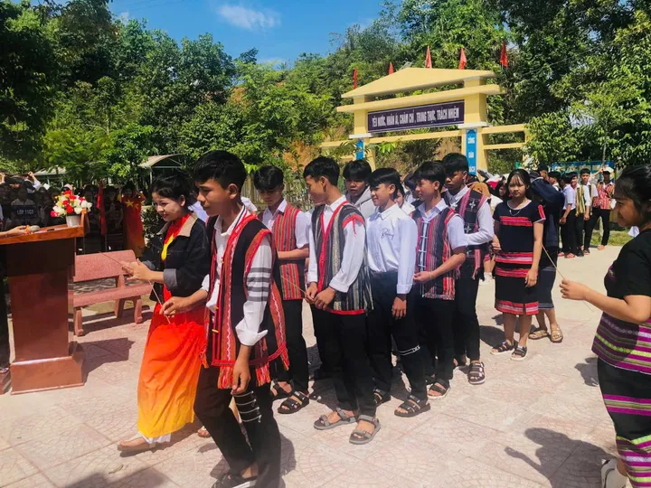  Lễ khánh thành Tượng đài Anh hùng Liệt sĩ Nguyễn Văn Trỗi